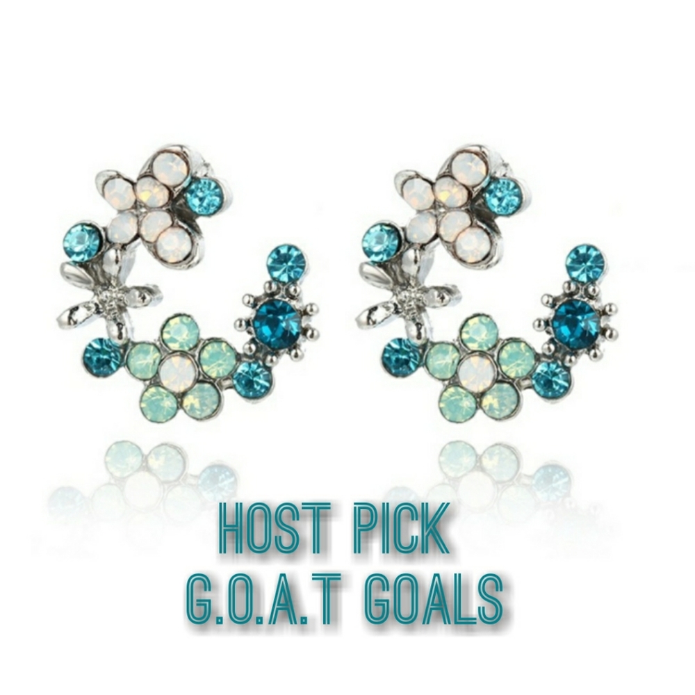 🌟3/$15 Host Pick Blue and White Stone Floral Earrings